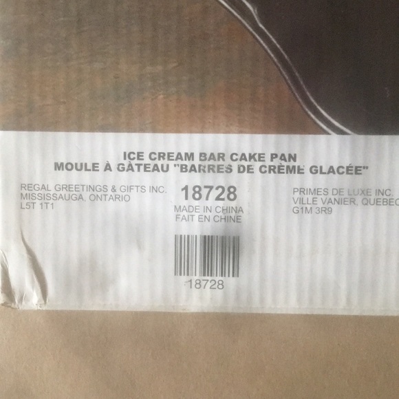 ICE CREAM BAR CAKE PAN “NEW IN THE BOX” - Picture 2 of 5